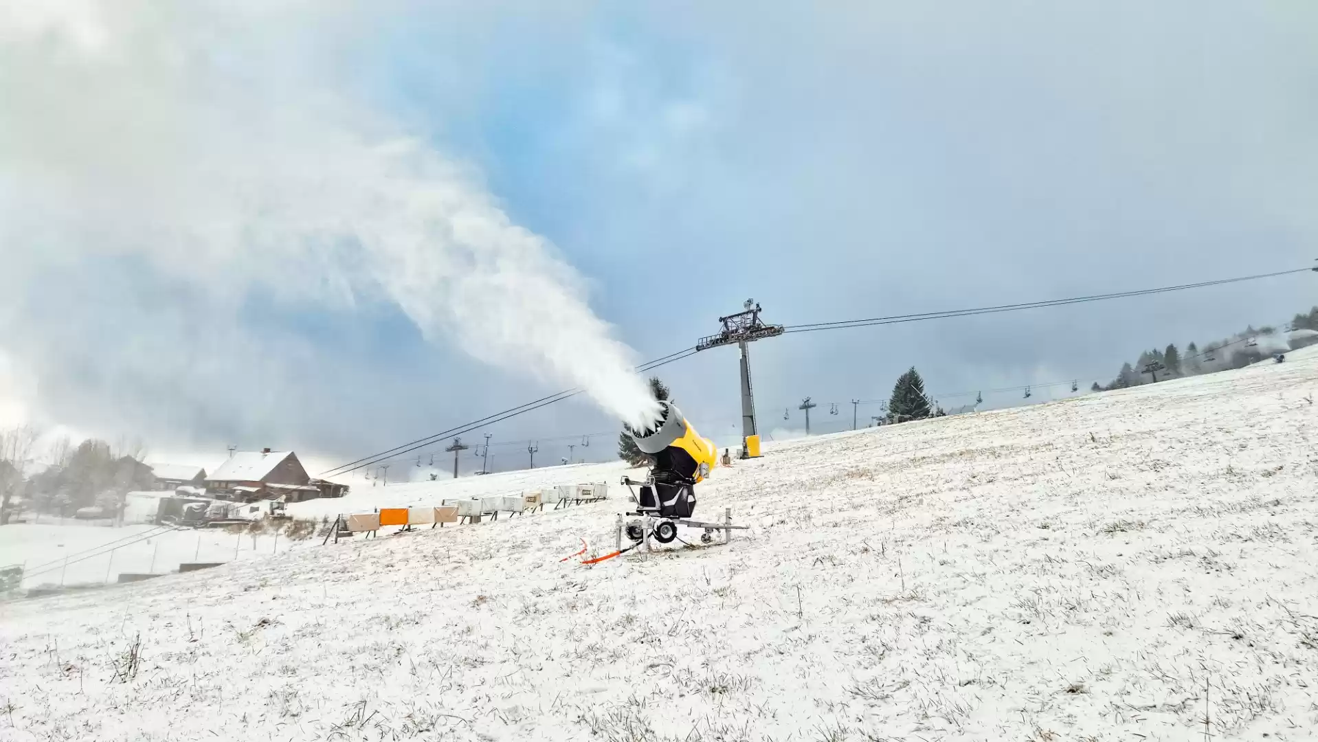 Ruszyło naśnieżanie. Zima w Zieleńcu już naprawdę blisko!
